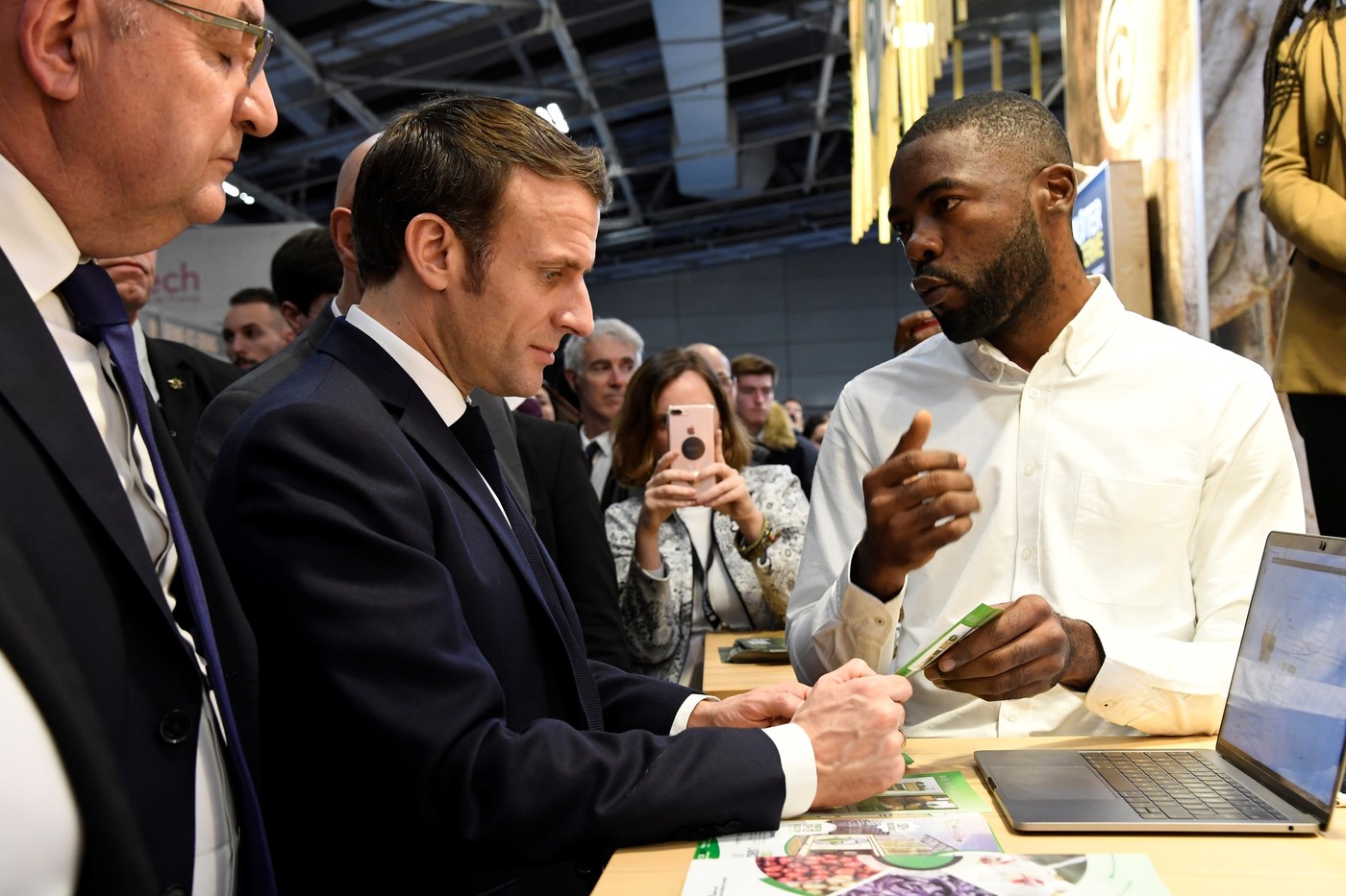 Flavien Kouatcha et Emmanuel Macron